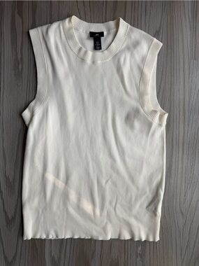 H&M Cream Ribbed Sleeveless Crewneck Sweater